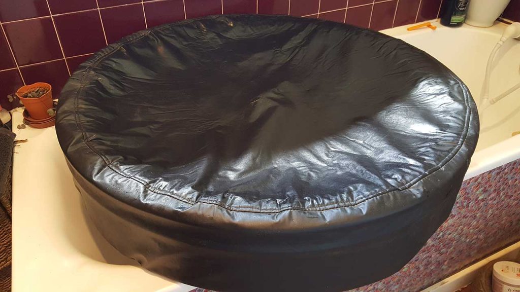 The wheel with its protective cover for safe transport